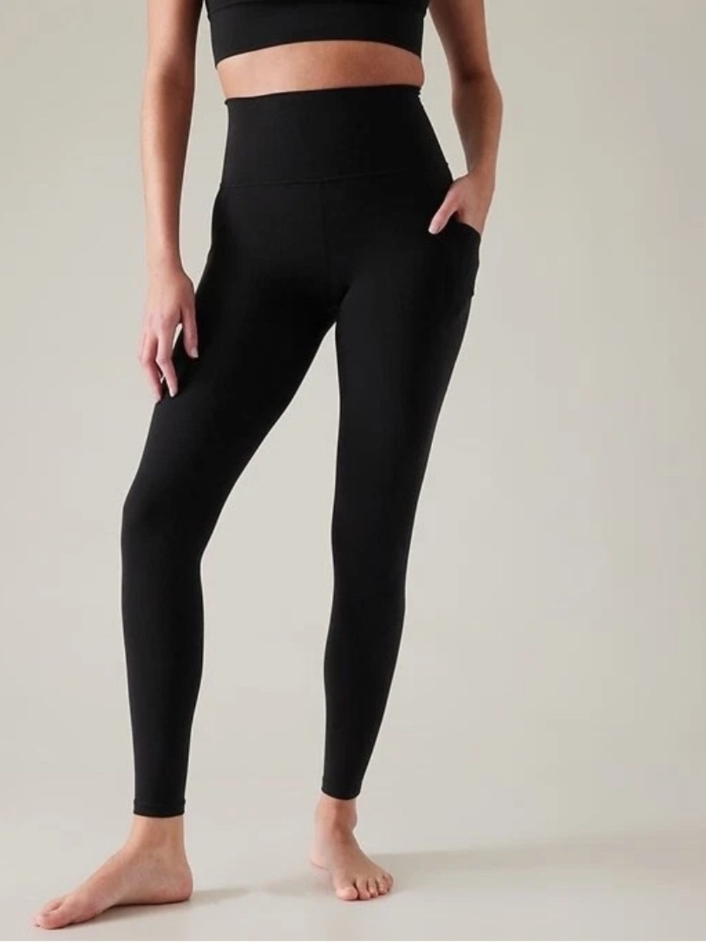 Athleta Salutation Stash Tight Women's Medium Black Activewear Leggings Pockets